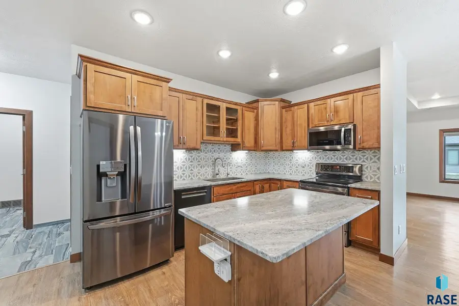 1930 S Sonoma Pl, Sioux Falls, SD 57106 - #2