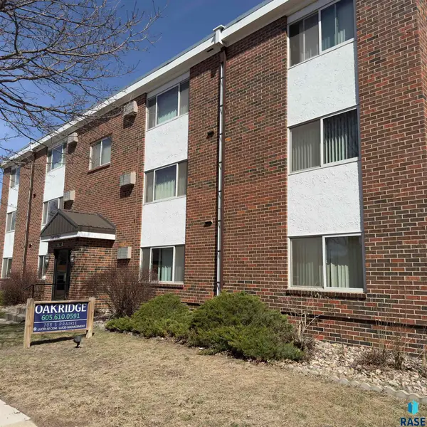 708 S Prairie Ave, Sioux Falls, SD 57104