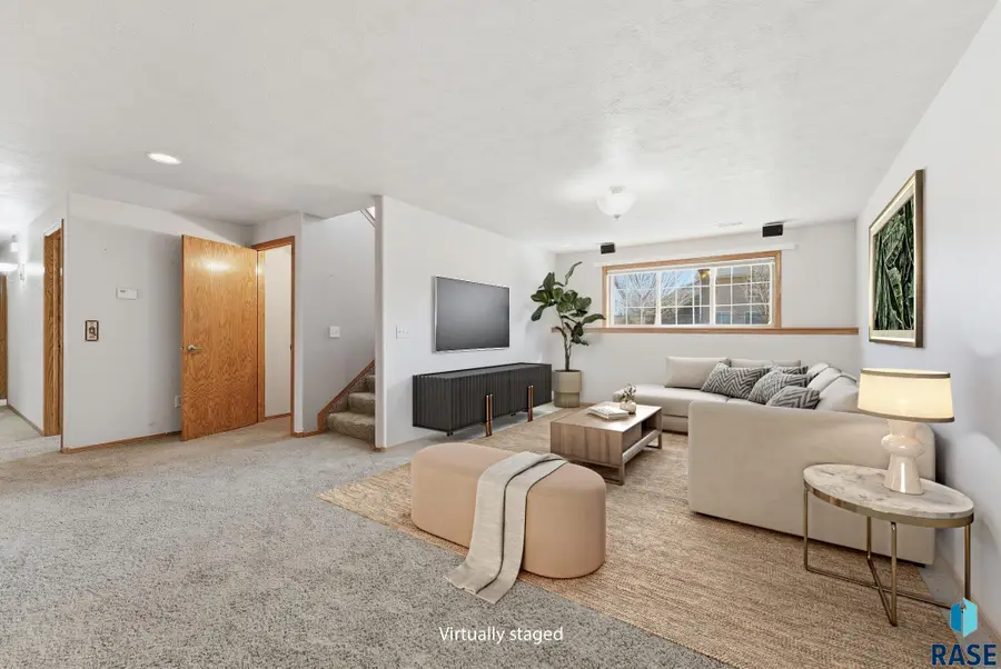 3400 S Alpine Ave, Sioux Falls, SD 57110 - #3