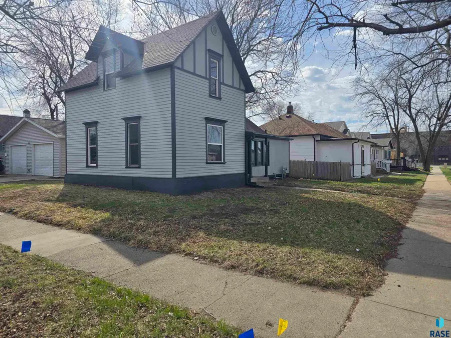 232 N Nesmith Ave, Sioux Falls, SD 57103 - #2