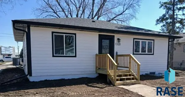 1320 N Lincoln Ave, Sioux Falls, SD 57104