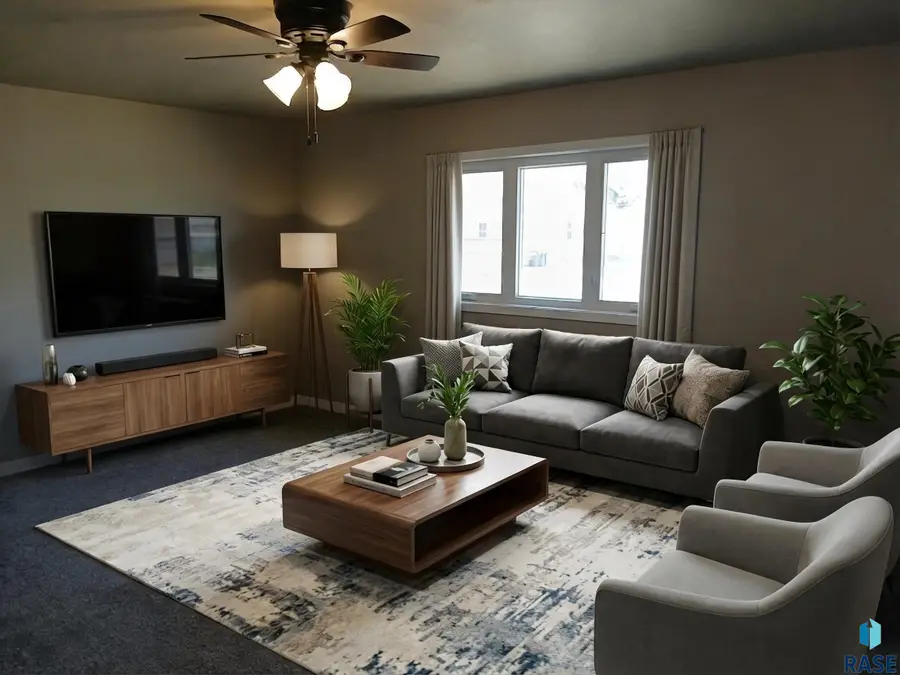1320 N Lincoln Ave, Sioux Falls, SD 57104 - #2
