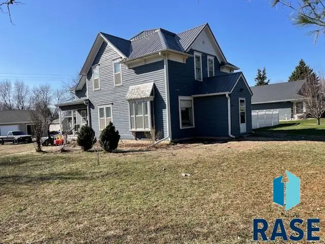 303 N Oak St, Inwood, IA 51240 - #2