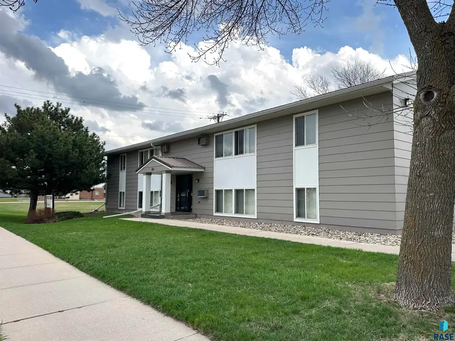 701 E 6th St, Freeman, SD 57029 - #3