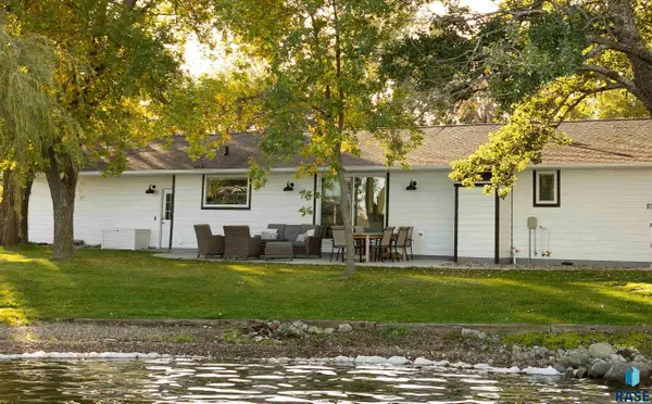 2150 Edgewater Dr, Gary, SD 57237