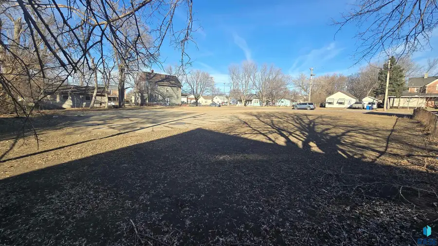N Blauvelt Ave, Sioux Falls, SD 57103 - #2