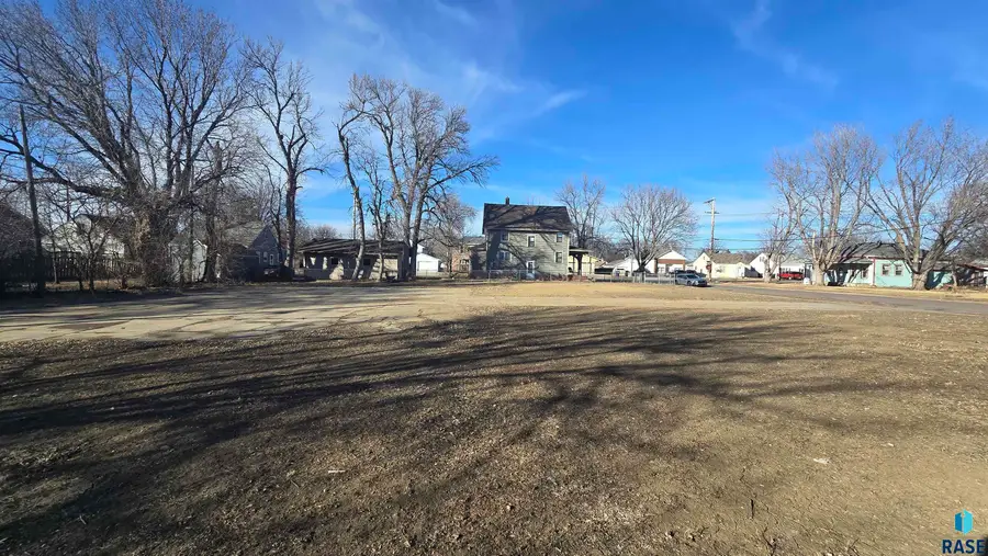 N Blauvelt Ave, Sioux Falls, SD 57103 - #3