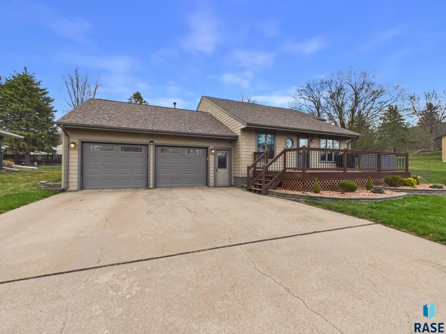 102 E 8th St, Dell Rapids, SD 57022 - #3