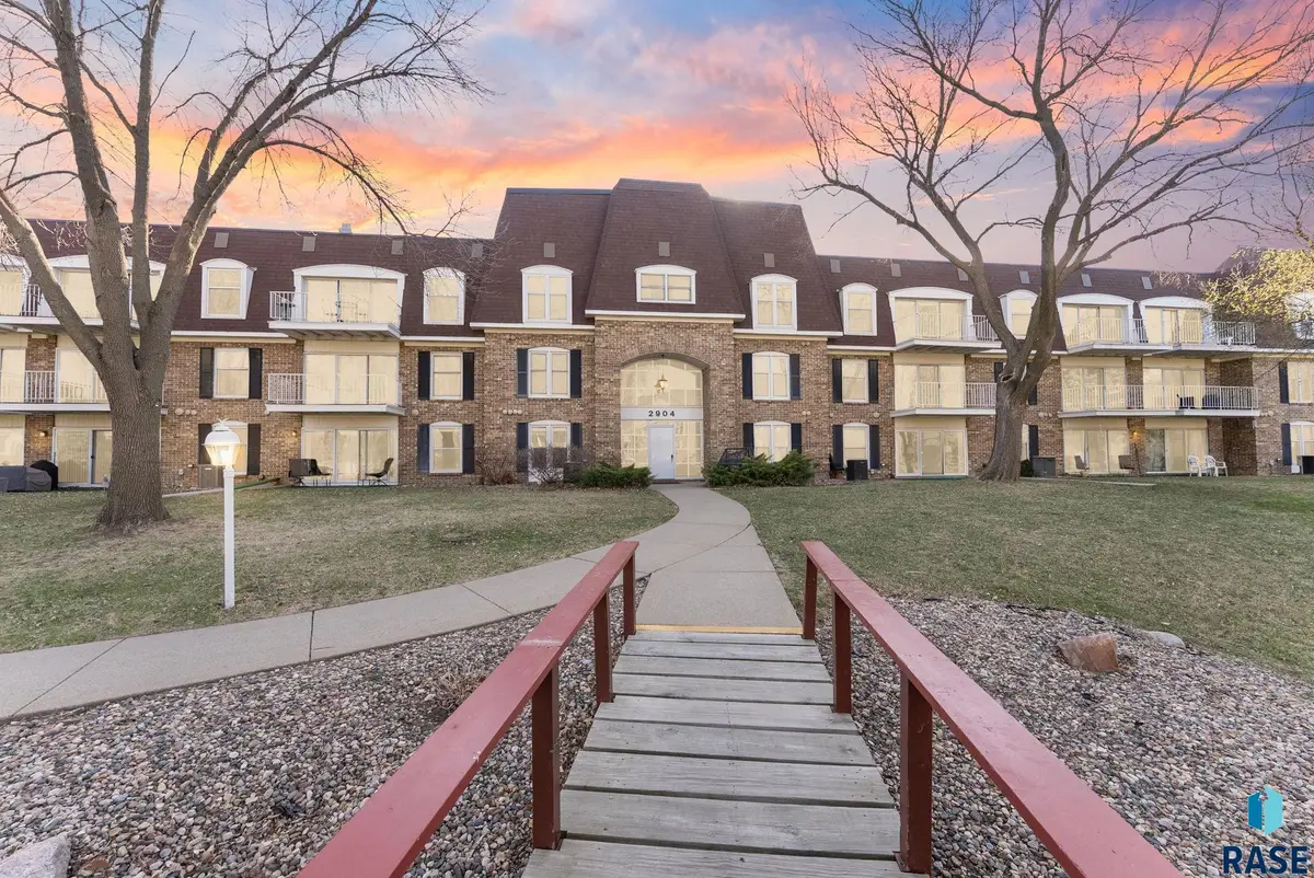 2904 W 33rd St #221, Sioux Falls, SD 57105 - #1