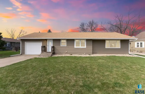 308 W Hemlock St, Beresford, SD 57004