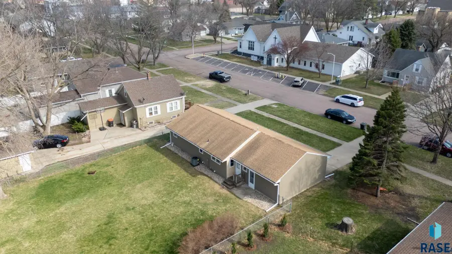 308 W Hemlock St, Beresford, SD 57004 - #2
