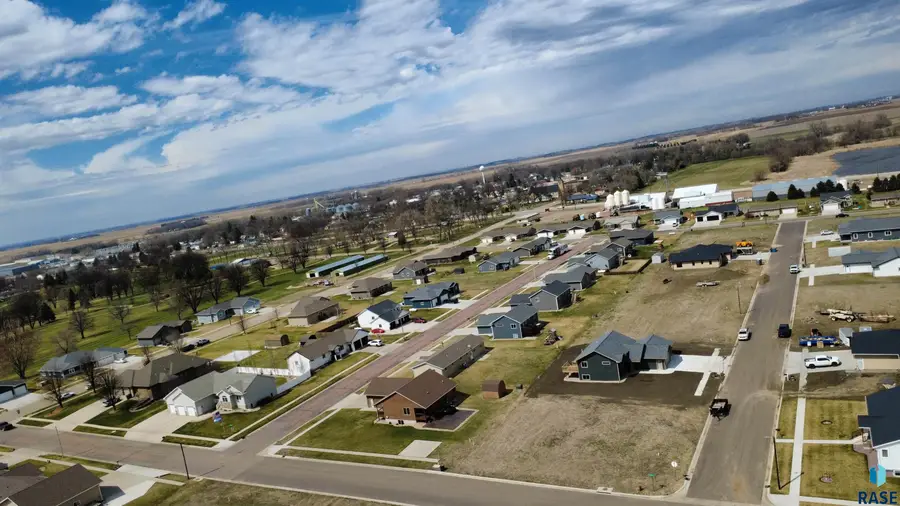 617 Wildwood Ave, Colman, SD 57017 - #3