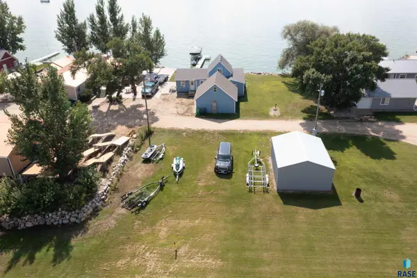 114 N Lake Dr, Castlewood, SD 57223