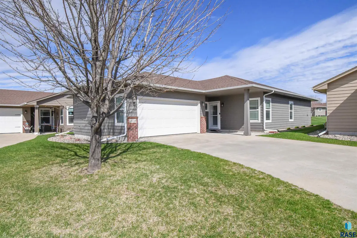 3120 S Sandlot Ave, Sioux Falls, SD 57110 - #1