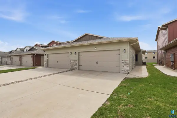9427 W Dolores Dr, Sioux Falls, SD 57106