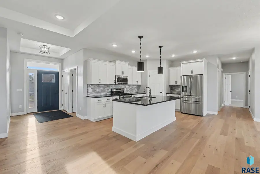 501 N Corsair Cir, Sioux Falls, SD 57110 - #2