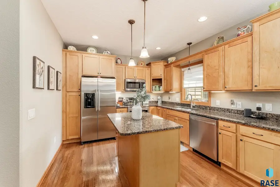 8111 S Seven Oaks Dr, Sioux Falls, SD 57108 - #2