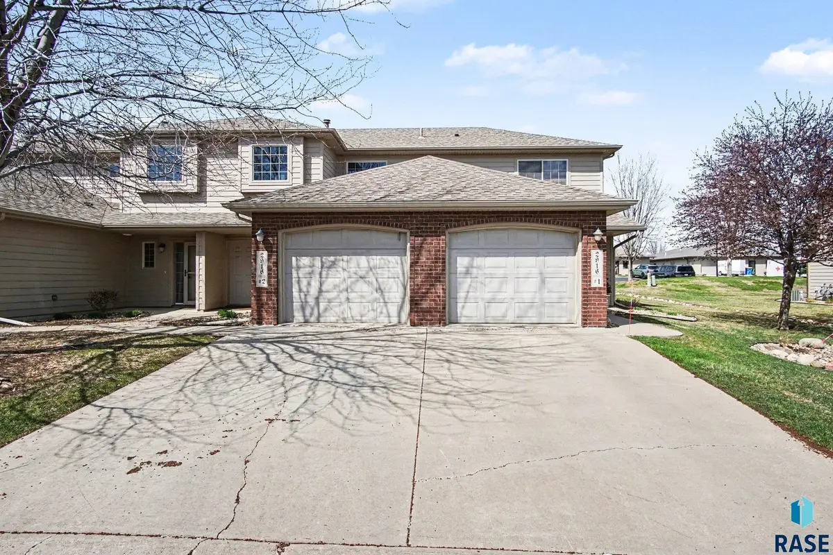 2916 E Kensington St #1, Sioux Falls, SD 57108 - #1
