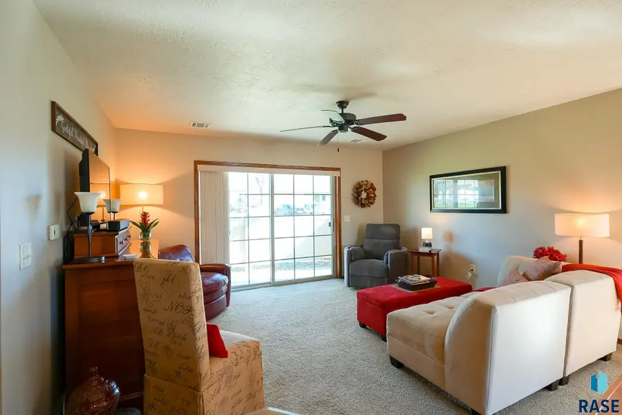 2916 E Kensington St #1, Sioux Falls, SD 57108 - #3