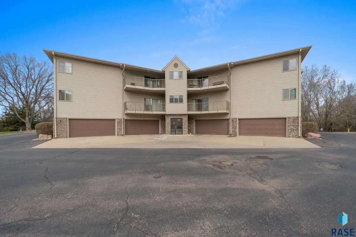 1641 S Cleveland Ave #206, Sioux Falls, SD 57103 - #1