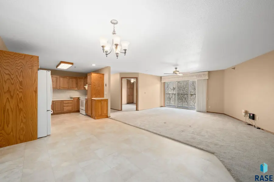1641 S Cleveland Ave #206, Sioux Falls, SD 57103 - #2