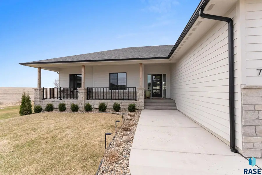 7317 E Misty Knoll Cir, Sioux Falls, SD 57110 - #2