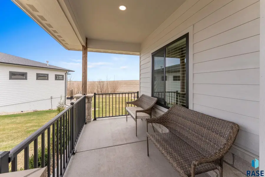 7317 E Misty Knoll Cir, Sioux Falls, SD 57110 - #3