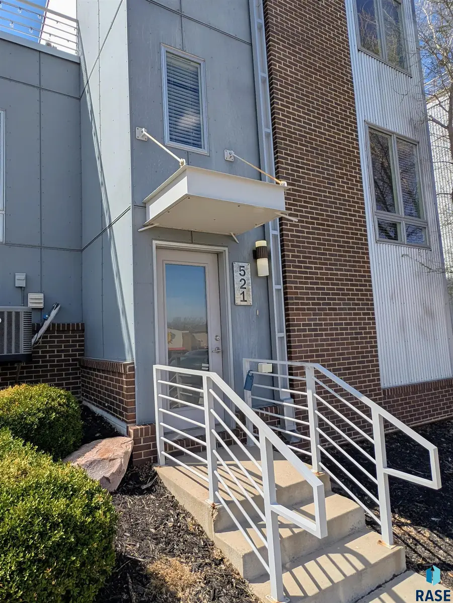 521 S 2nd Ave, Sioux Falls, SD 57104 - #3