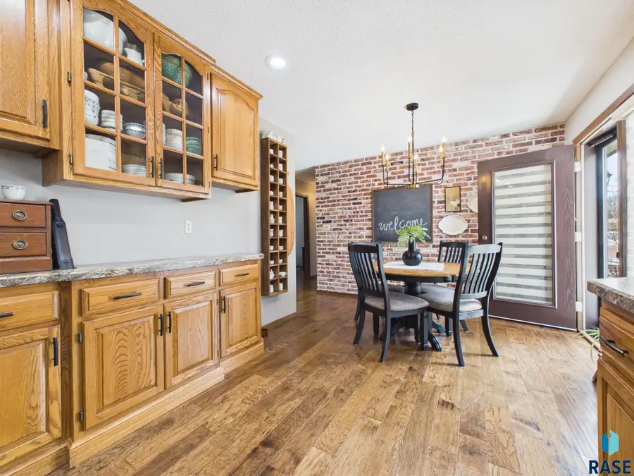 2409 S Royal Ct, Sioux Falls, SD 57106 - #3