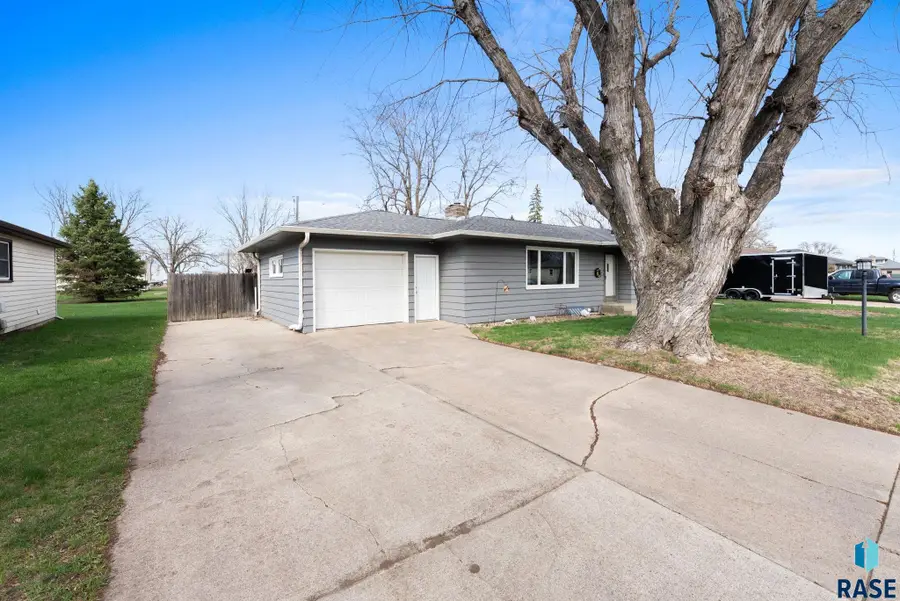 5412 W 15th St, Sioux Falls, SD 57106 - #3