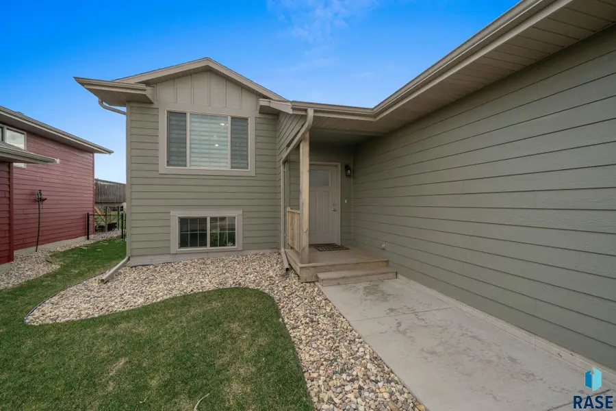 9425 W Liam St, Sioux Falls, SD 57106 - #3