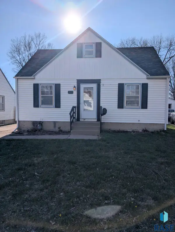 317 N Grange Ave, Sioux Falls, SD 57104