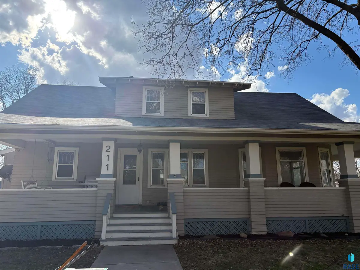 211 E 3 St, Egan, SD 57024 - #1