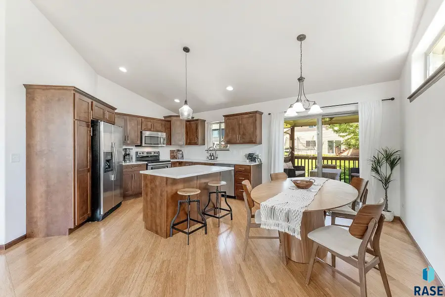 404 S Red Willow Ave, Sioux Falls, SD 57110 - #2