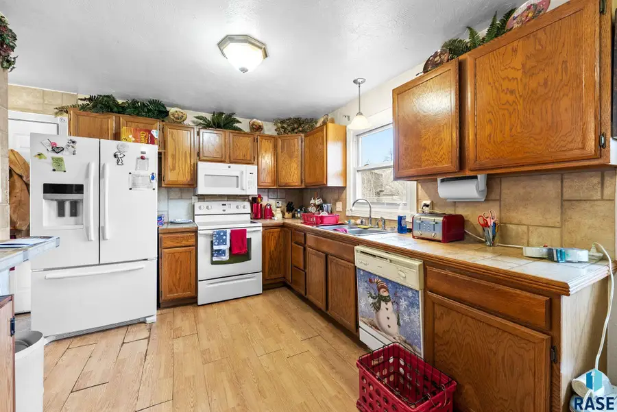 5512 W 39th St, Sioux Falls, SD 57106 - #3