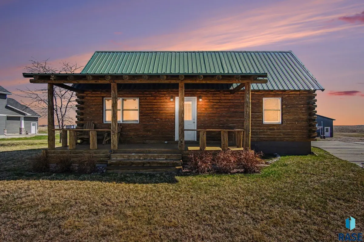 21251 Vantage Point Rd, Lake Preston, SD 57249 - #1