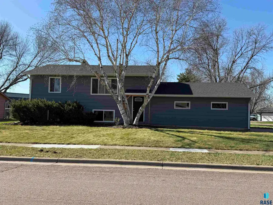 6305 W Cheyenne Dr, Sioux Falls, SD 57106 - #3