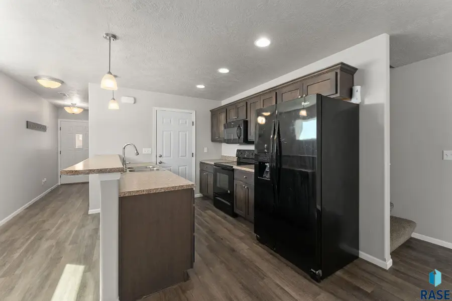 314 Macey Ave, Harrisburg, SD 57032 - #3