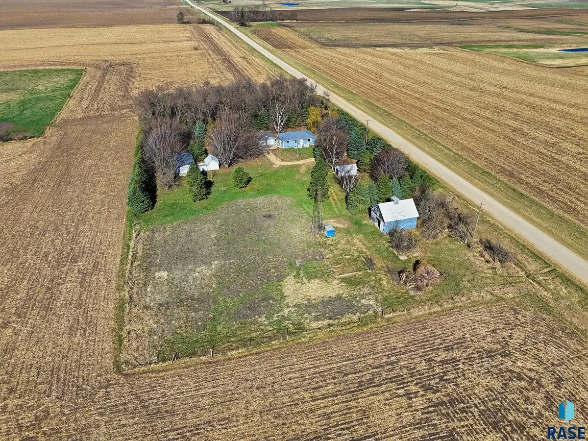 1381 111th St, Pipestone, MN 56164 - #1