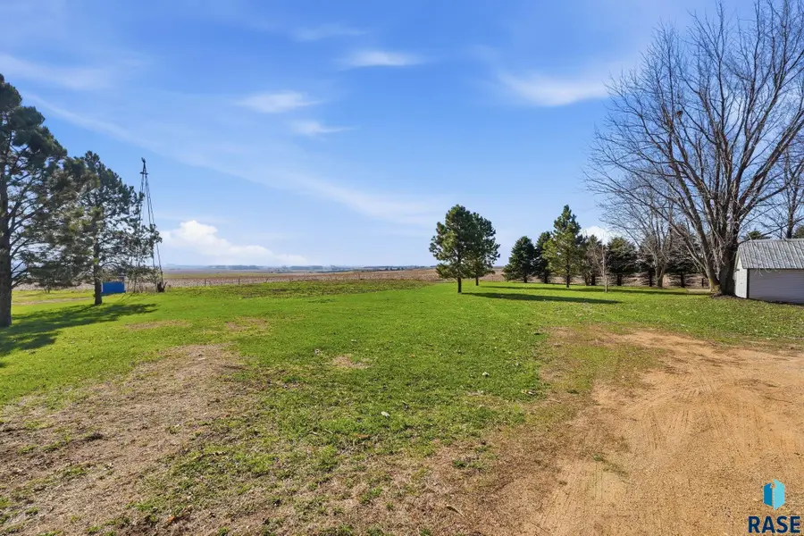 1381 111th St, Pipestone, MN 56164 - #2