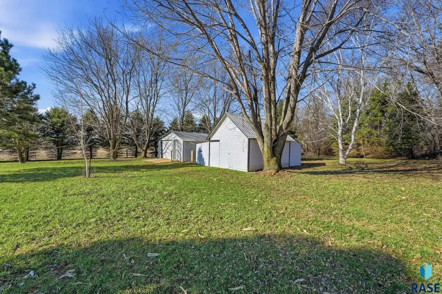 1381 111th St, Pipestone, MN 56164 - #3