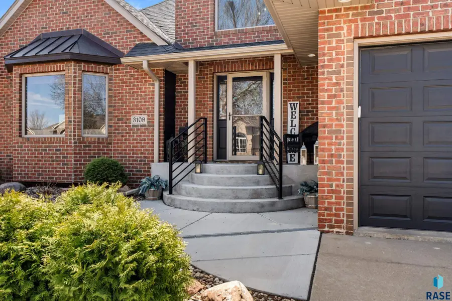 3109 S Miramar Cir, Sioux Falls, SD 57108 - #2