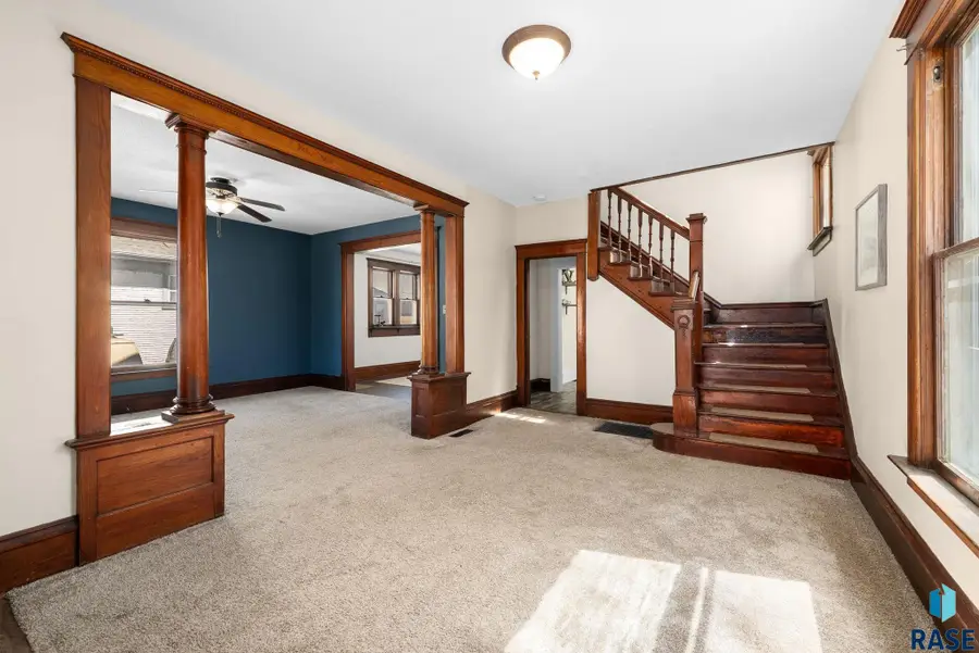 610 S 1st Ave, Sioux Falls, SD 57104 - #2