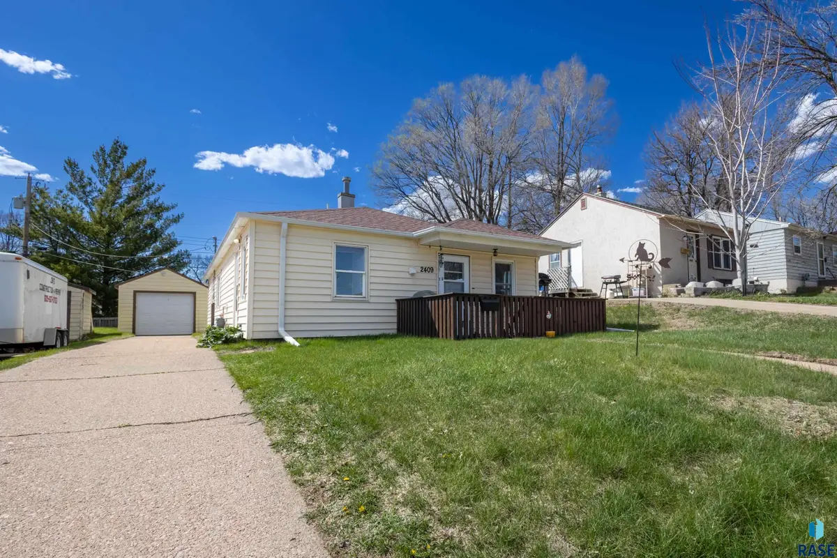 2409 S Duluth Ave, Sioux Falls, SD 57105 - #1