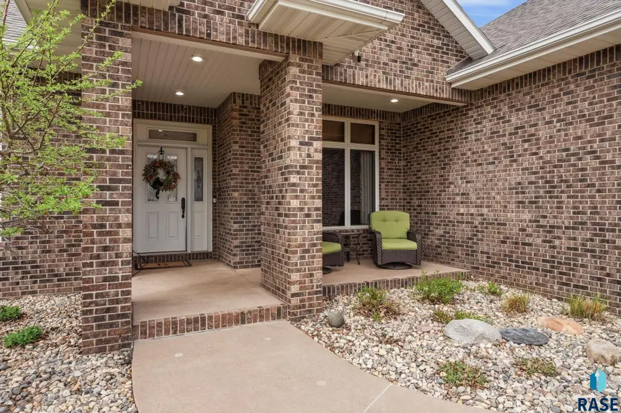 5801 S Copperhead Dr, Sioux Falls, SD 57108 - #3