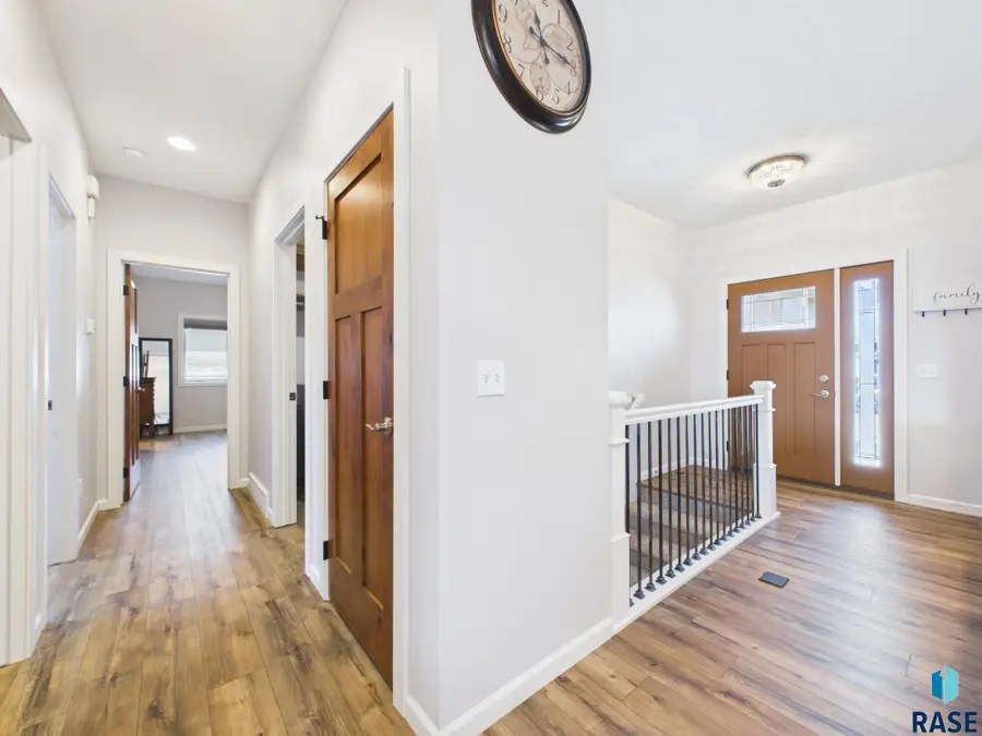 117 E Birchwood Dr, Brandon, SD 57005 - #3