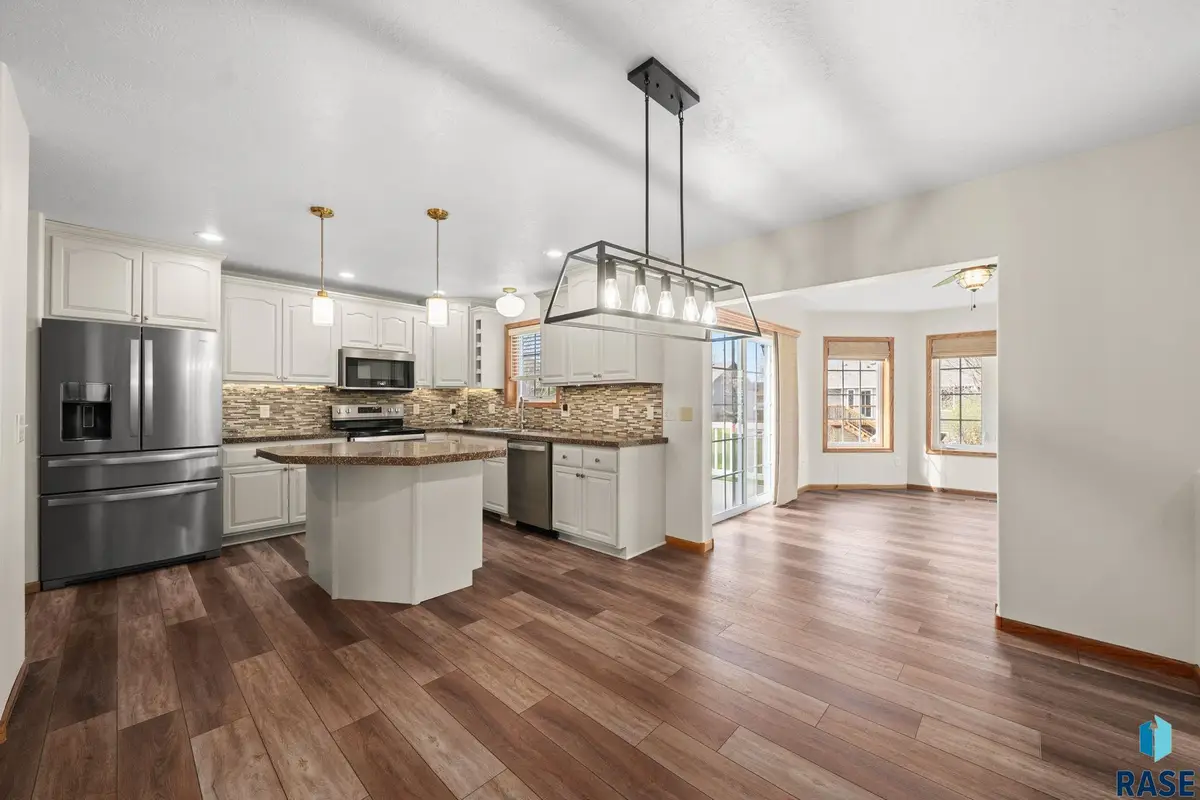 716 W Laquinta St, Sioux Falls, SD 57108 - #1