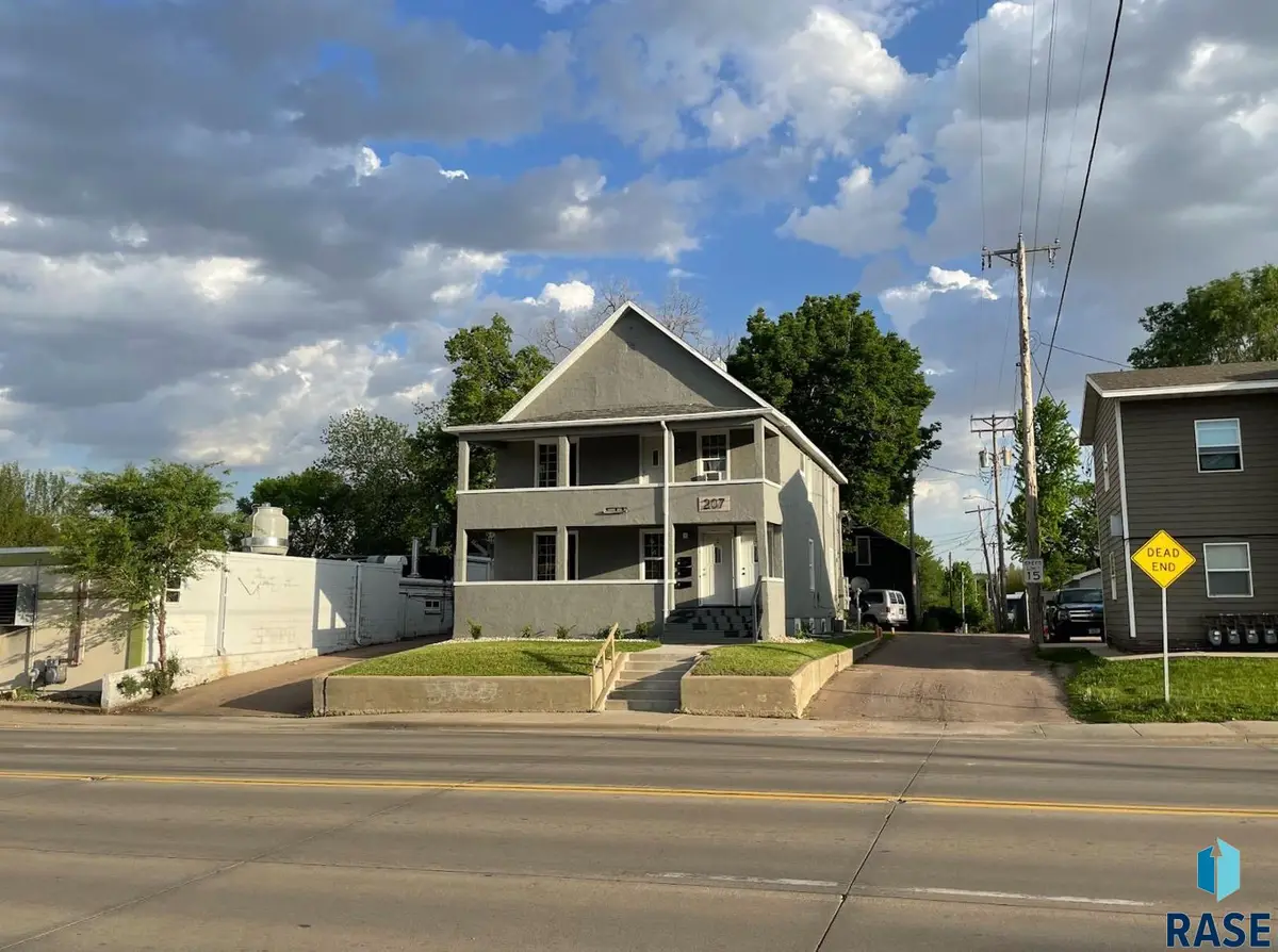 207 W 14th St, Sioux Falls, SD 57104 - #1