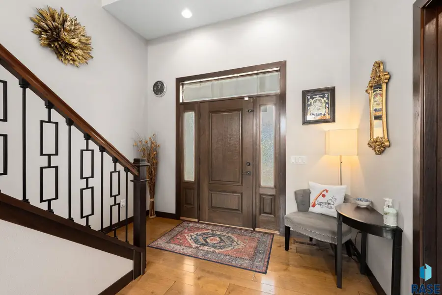 2201 W Sleigh Creek Trl, Sioux Falls, SD 57108 - #2