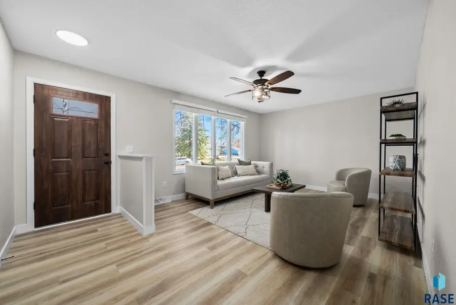 215 N Joseph Ave, Tea, SD 57064 - #2